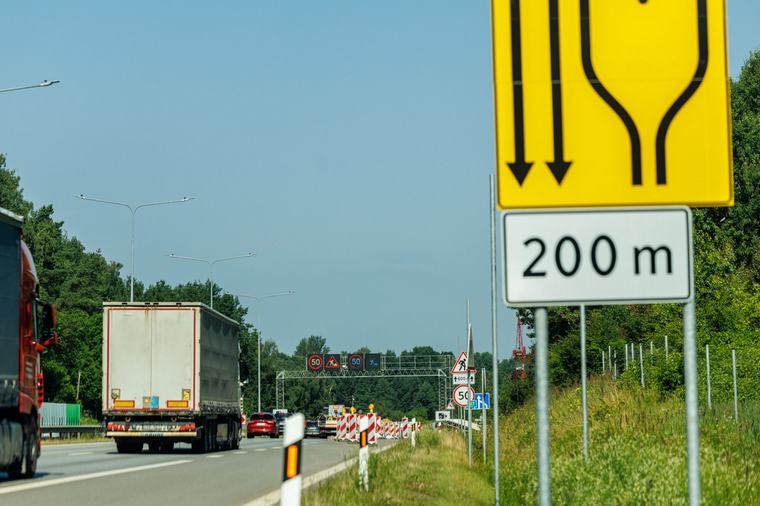 Rugpjūčio 28 d. 14:57 Į kelius grįžta intensyvesnis eismas: „Via Lietuva“ įspėja apie galimas eismo spūstis ir eismo ribojimus dėl vykdomų kelių darbų