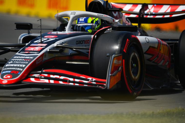Rugpjūčio 30 d. 19:00 „Ferrari“ talentas išbandė „Haas“ bolidą (15)