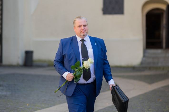 Nemokantiesiems mokesčių smogs viešumu