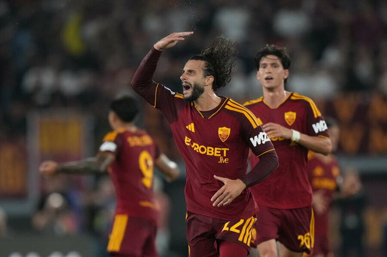 Futbolas „Roma“ pabaigoje paleidusi smūgių audrą palaužė „Atalantą“