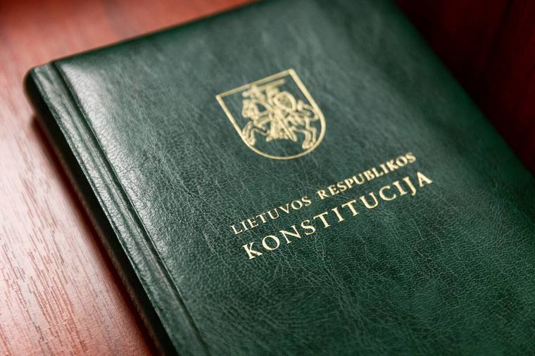 Ar Konstitucija vis dar „šventa karvė“?
