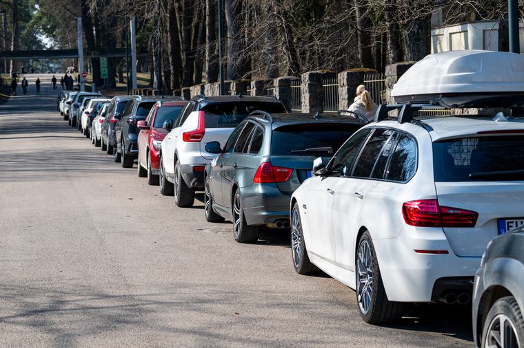 Vyriausybė nepritaria siūlymui automobilio pirkimo kainai priskirti jo registracijos, remonto išlaid